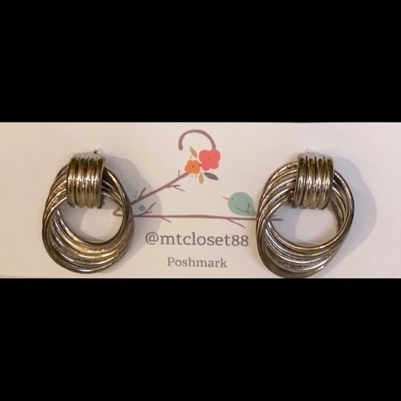 Vintage silvertone post pierced earrings - Picture 1 of 4